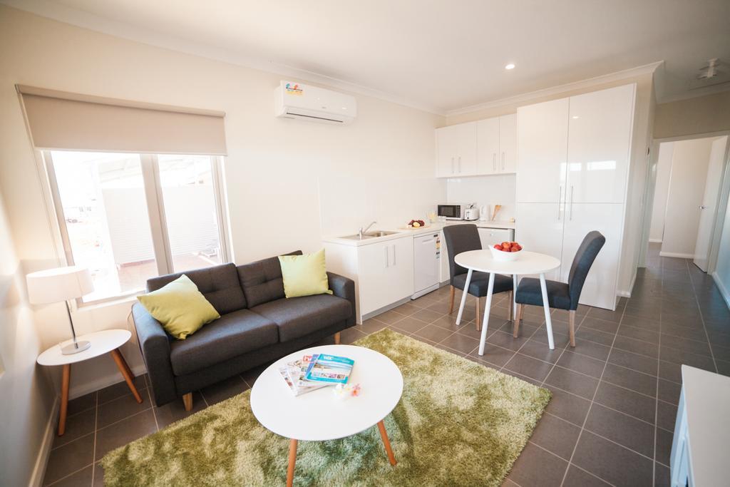 One-Bedroom Apartment,256253705:JPEG