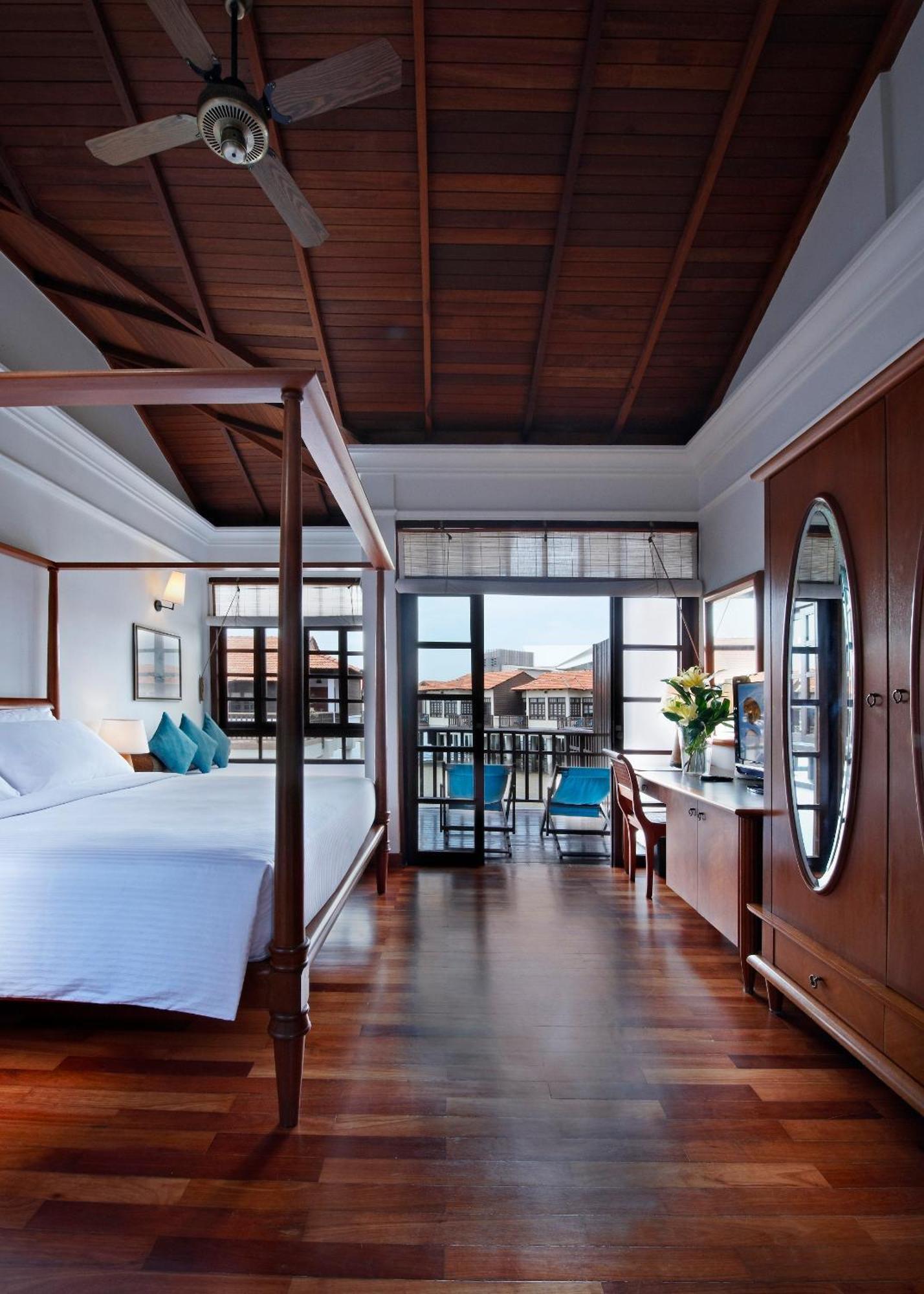 Chalet Water