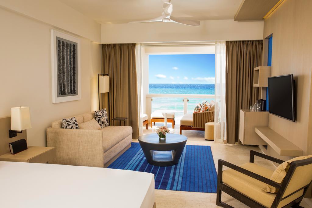 Suite Junior con cama extragrande - Frente al mar
