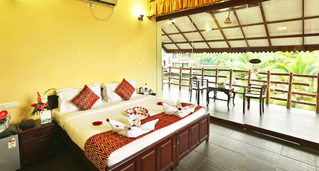 Lake Side Kerala Cottage