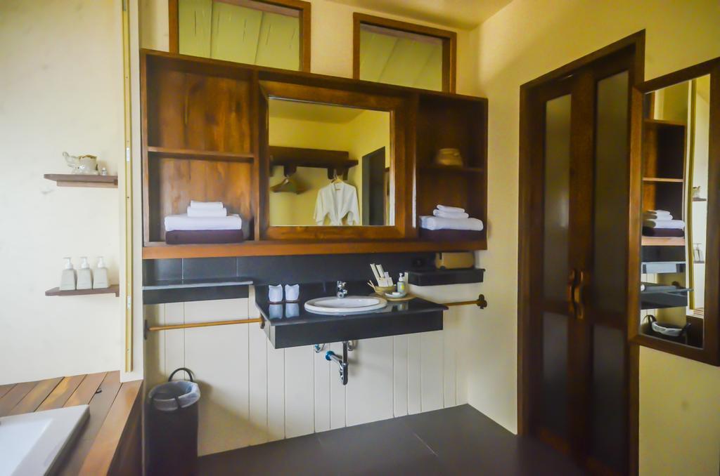 Deluxe Sea View with Spa Bath