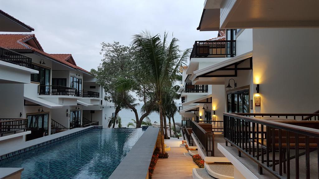 Superior Double or Twin Room Pool View,435518271:JPEG