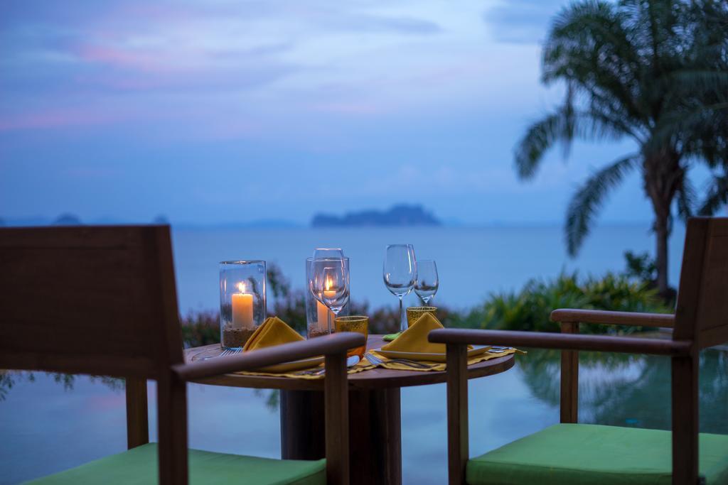 Beachfront Pool Villa Suite