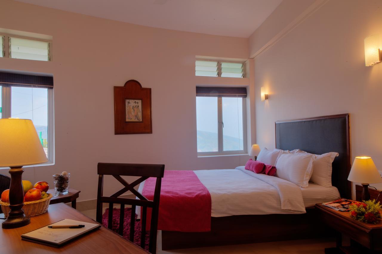 Small Double Room,1396103447:JPEG