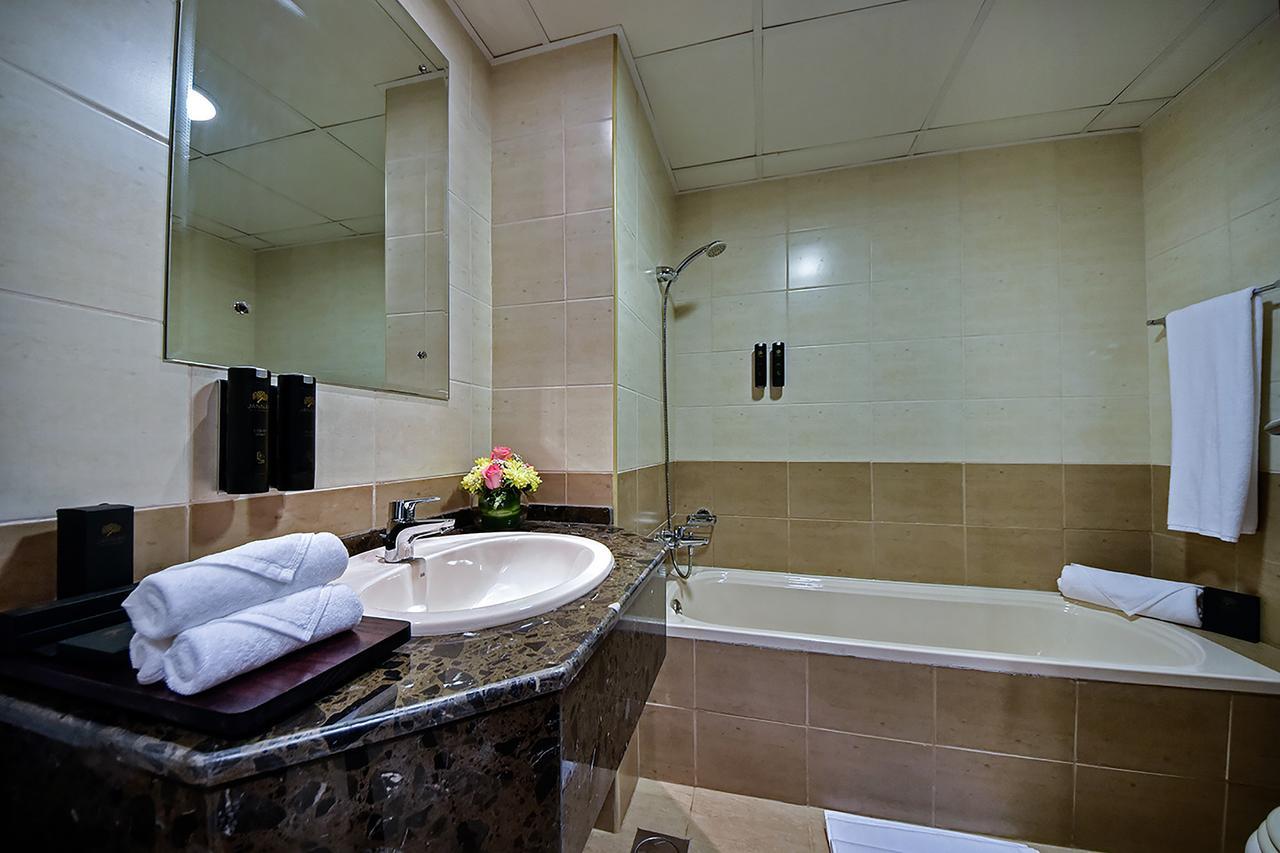 Two-Bedroom Apartment,522558759:JPEG