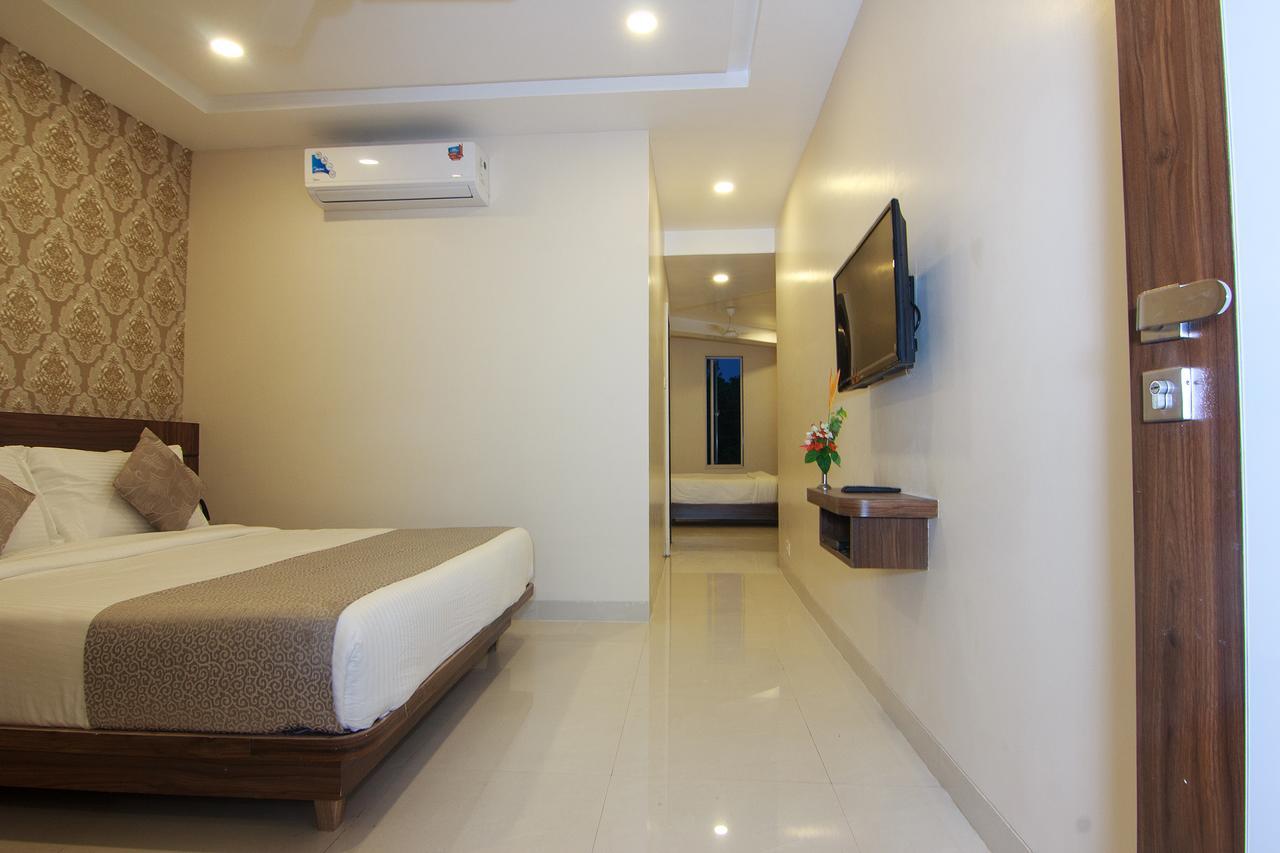 Suite,526199430:JPEG