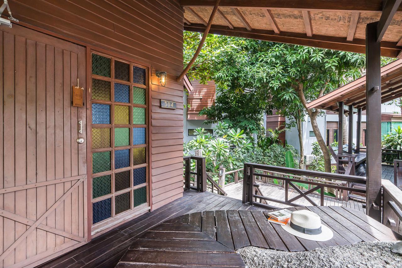 Bungalow with Garden View