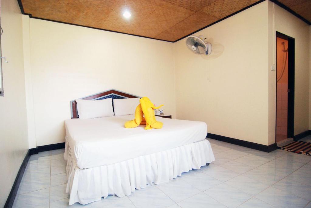 Double Bungalow with Fan,57076318:JPEG