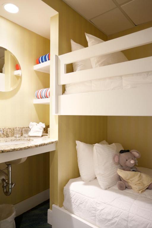 Deluxe Suite with Ocean View