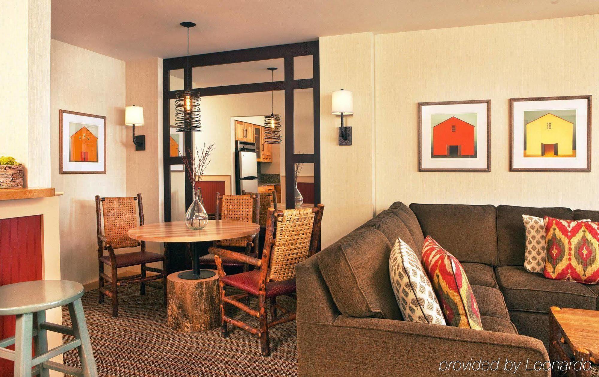 King Suite - Walk In Level Lodge