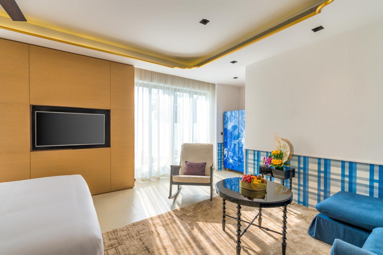 Premium Balcony Room King Bed -  20% discount on Food and Beverages, Spa and Laundry