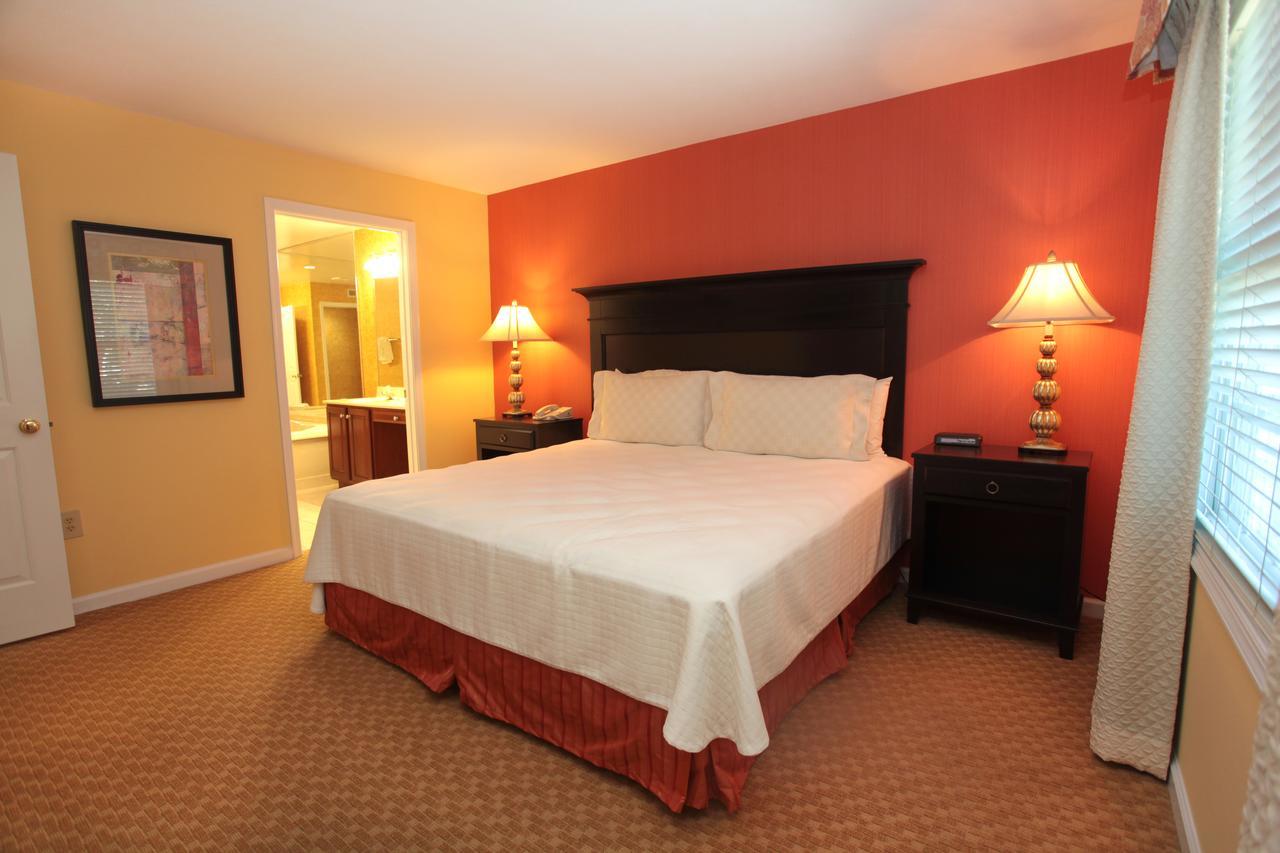 Deluxe Two-Bedroom Suite,640530327:JPEG