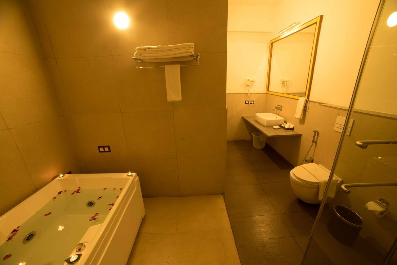 Jacuzzi Villa,779248632:JPEG