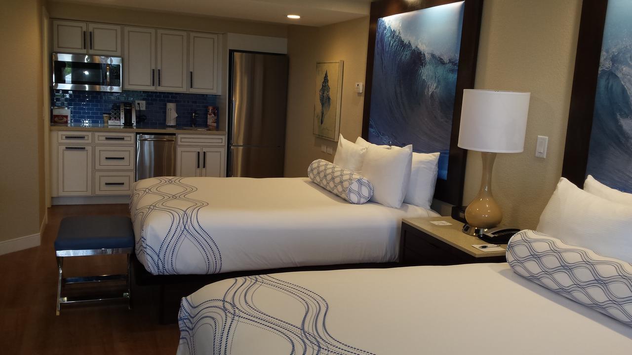 Mobility Accessible 2 Queen Kitchenette,654332037:JPEG