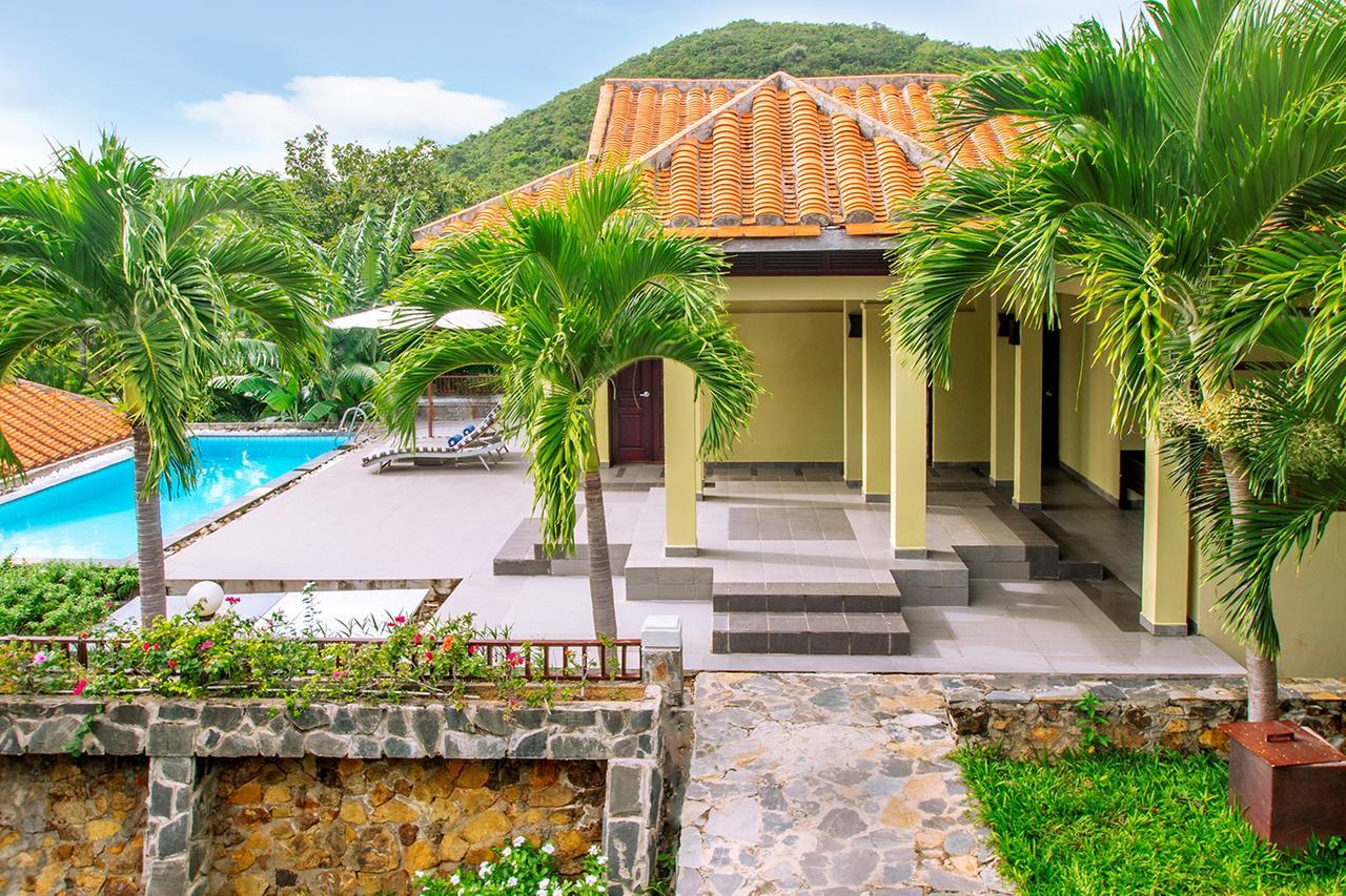 Three-Bedroom Hillside Villa with Private Pool