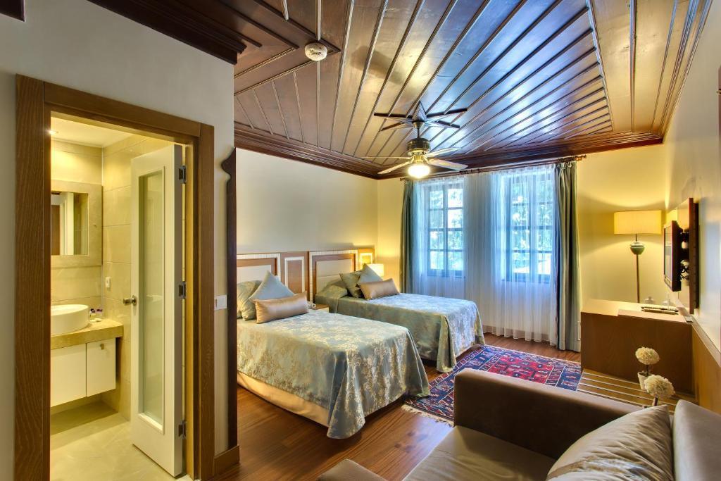 Deluxe Çift Kişilik veya İki Yataklı Oda