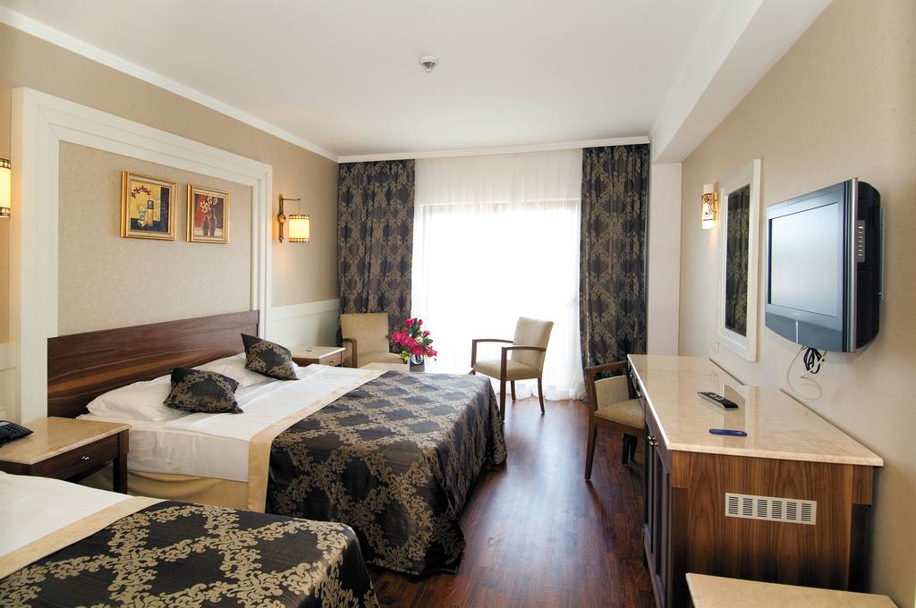 Standard Double or Twin Room Garden View
