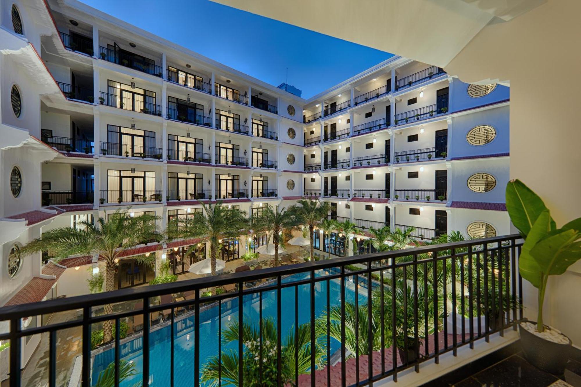 Senior Double Room Balcony Pool View,1548663739:JPEG