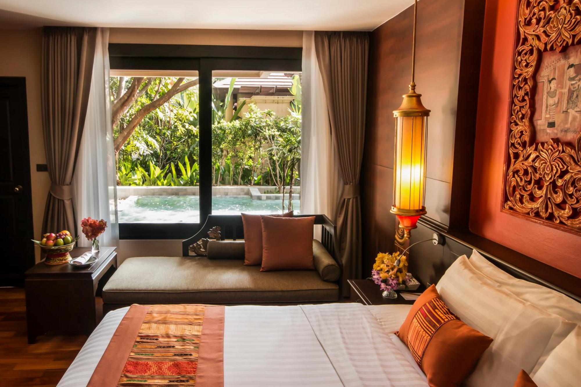 Deluxe Plunge Pool Access Double or Twin