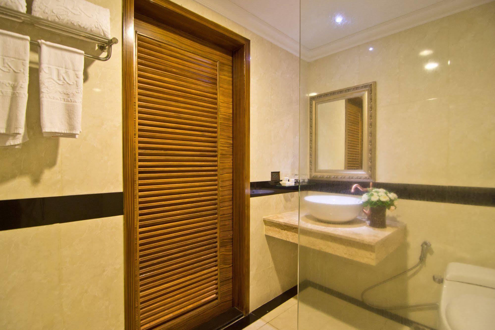 Deluxe Double or Twin Room,1265446852:JPEG
