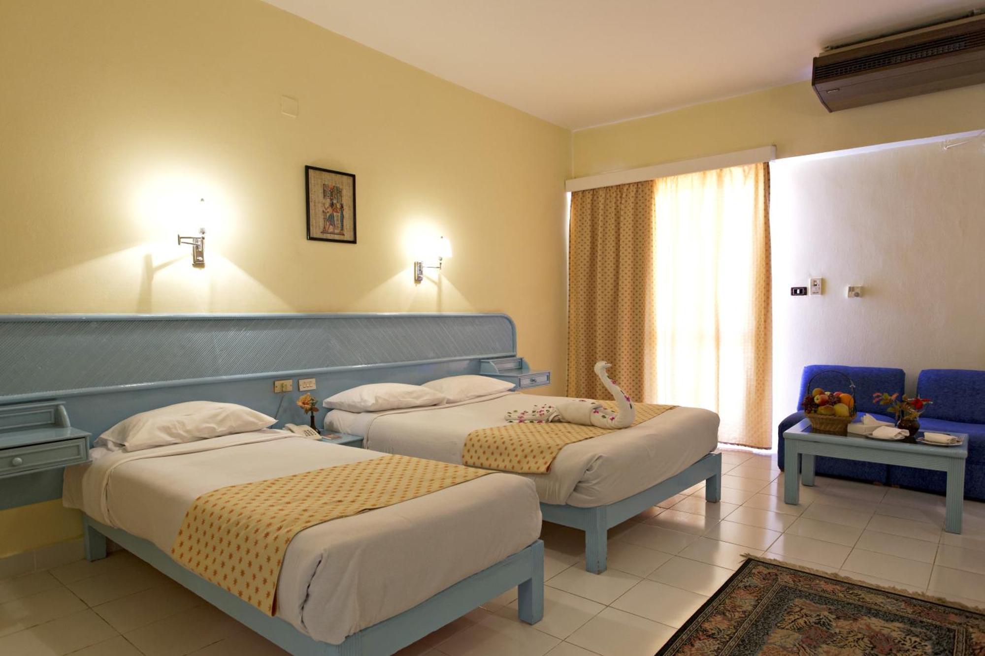 Standard Room,1305421423:JPEG
