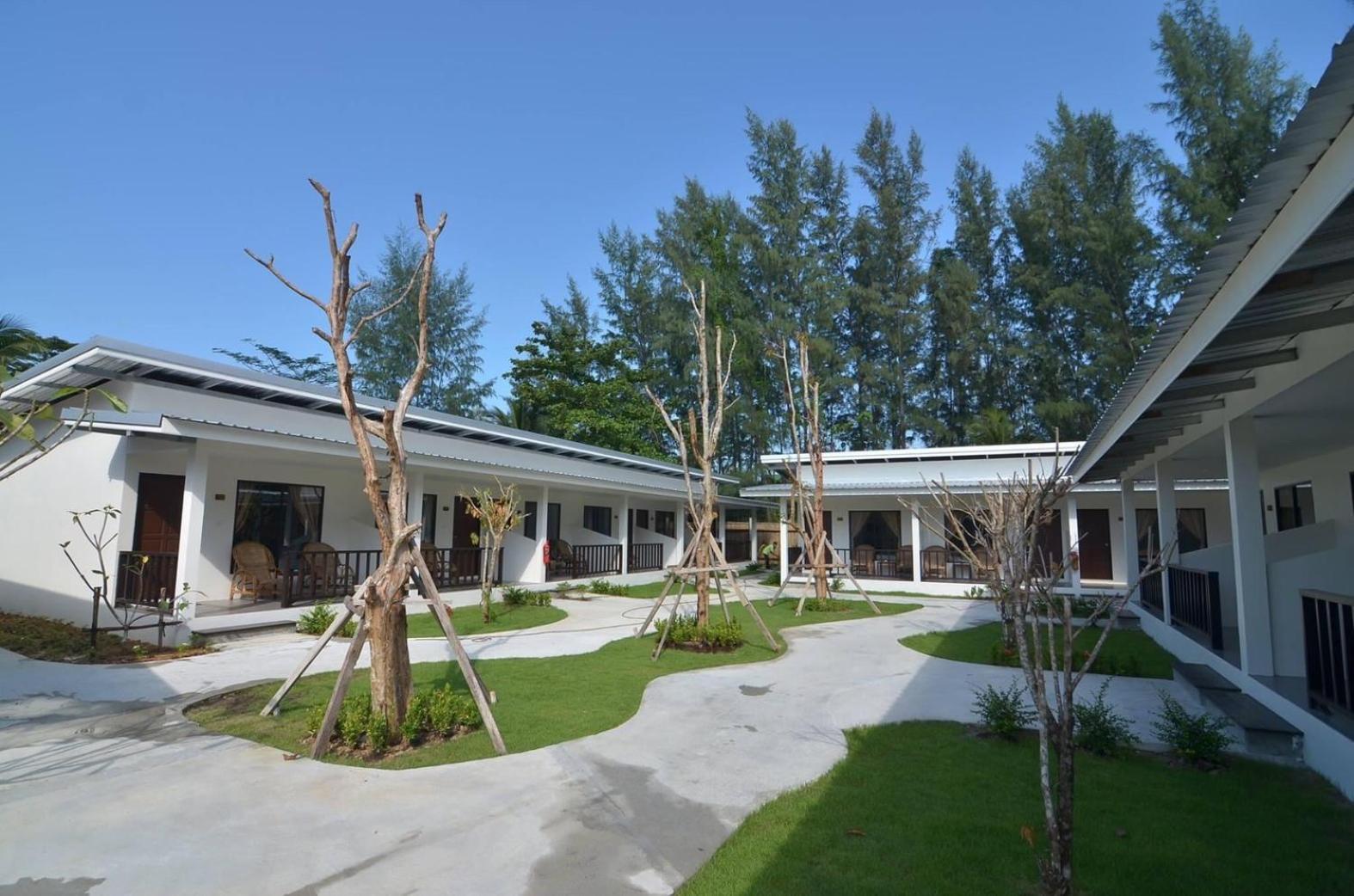 Superior Bungalow,1070133133:JPEG