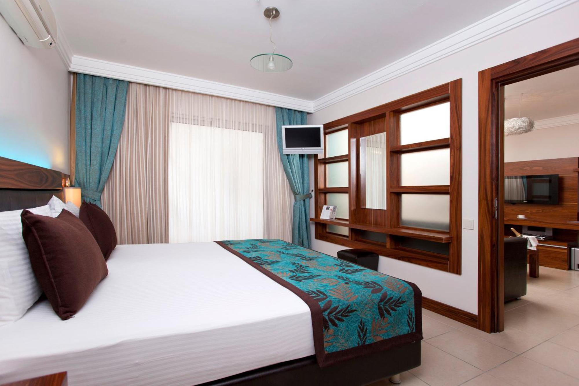 Deluxe King Suite,63242329:JPEG