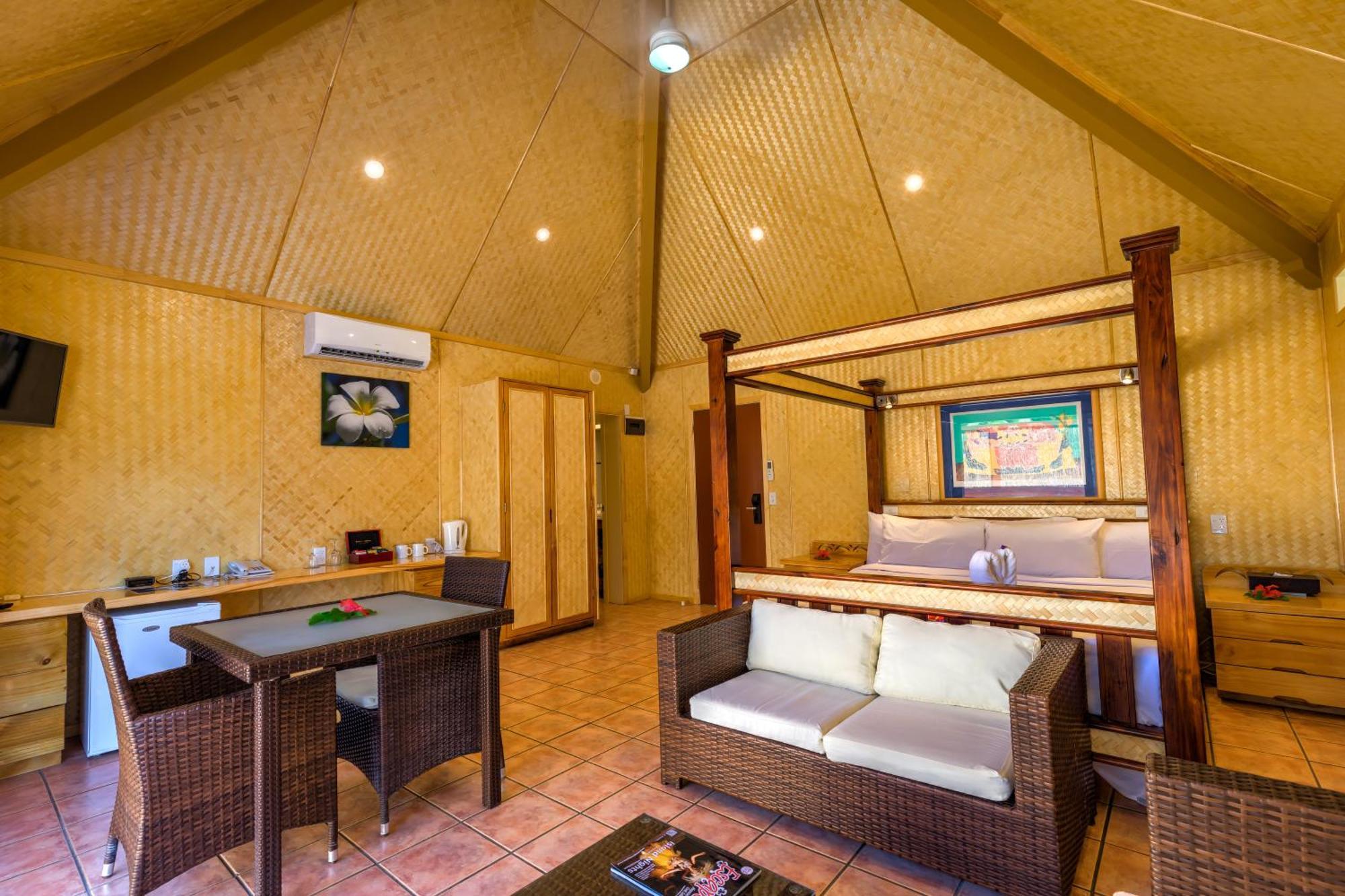 Honeymoon Spa Suite