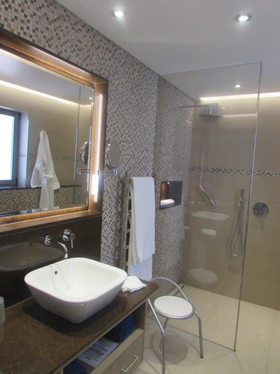 One-Bedroom Apartment S,749864510:JPEG