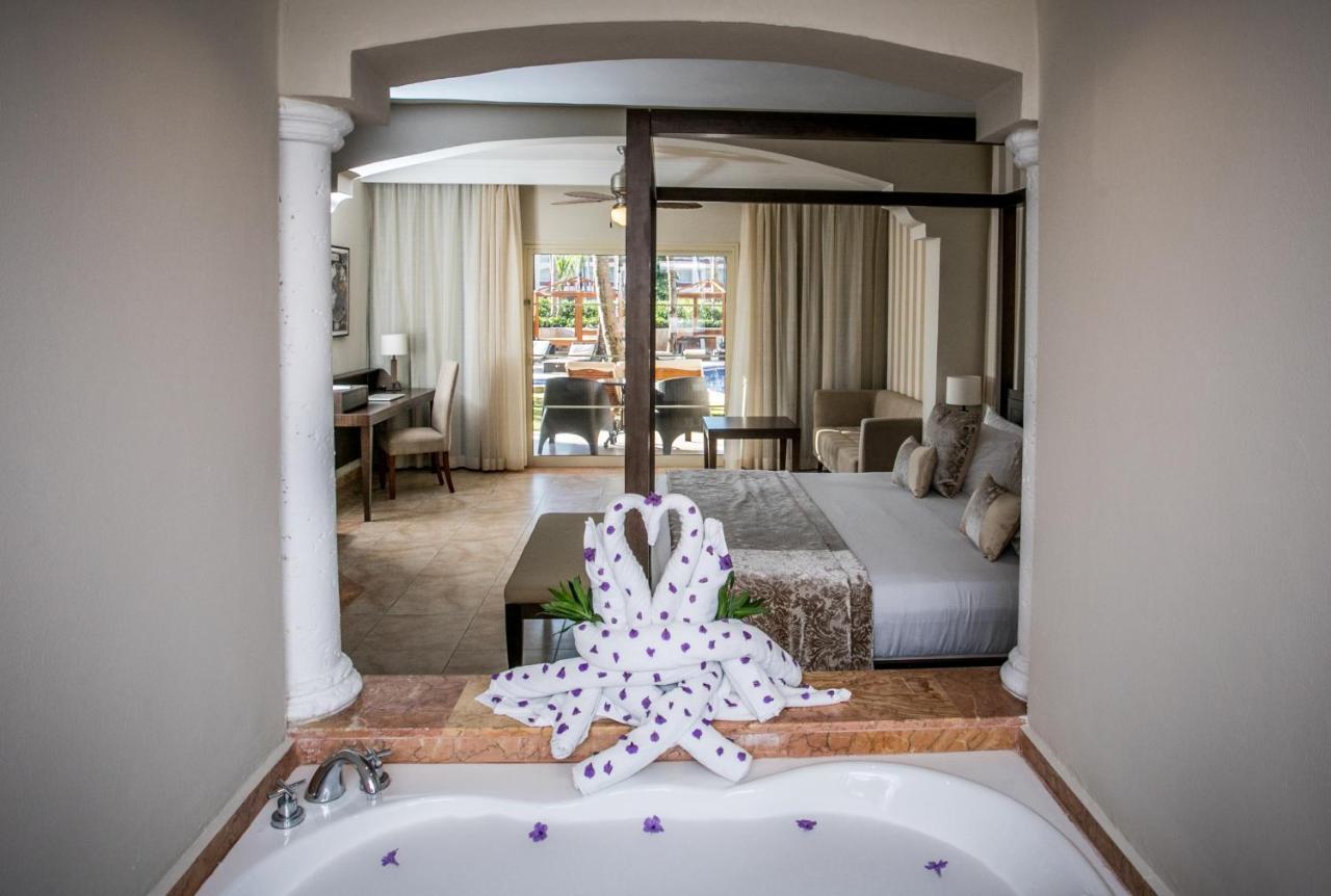 Colonial Club Majestic Jr Suite Swim up Adults Only 18 WiFi