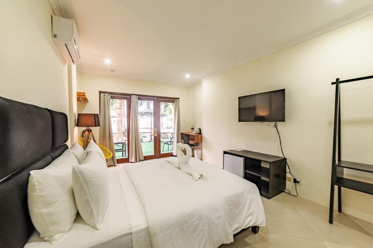 Double Room with Pool View