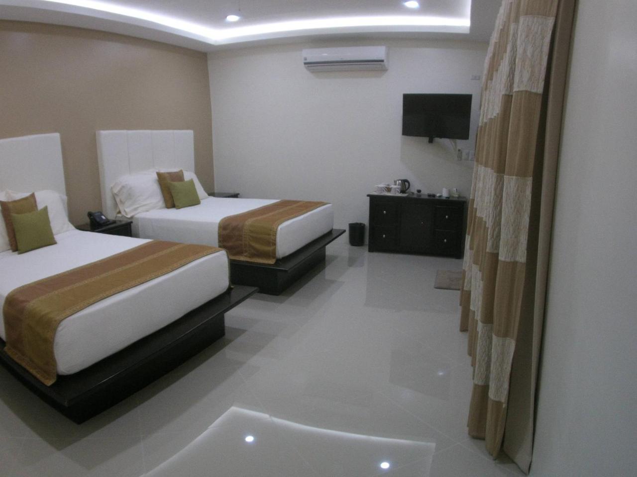 Family Room with Garden View,756969025:JPEG