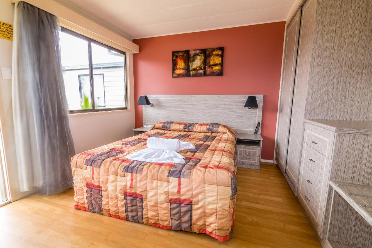 One-Bedroom Apartment with Private Terrace and Air-conditioning