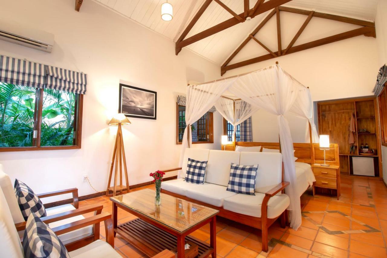 Deluxe Double Room with Sea View,780210537:JPEG