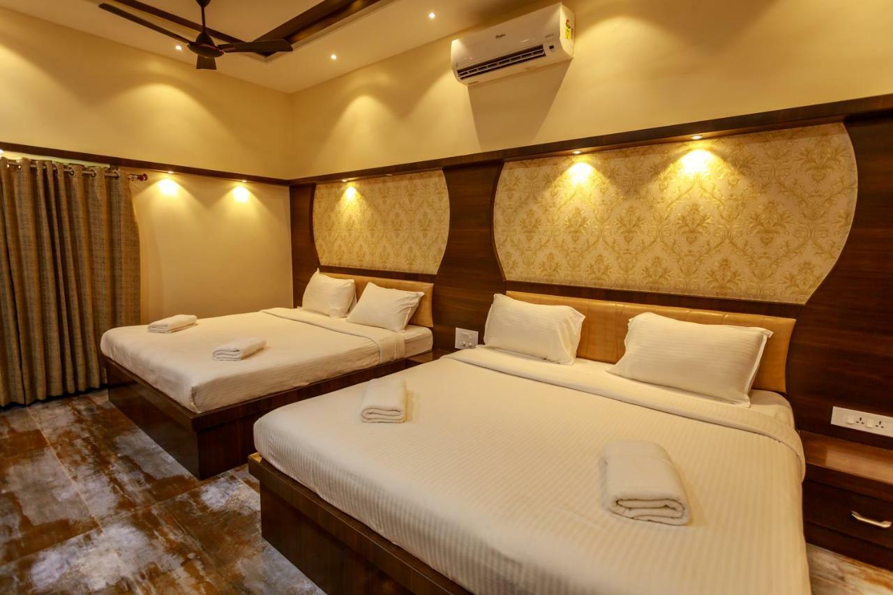 Deluxe Quadruple Room,812836110:JPEG