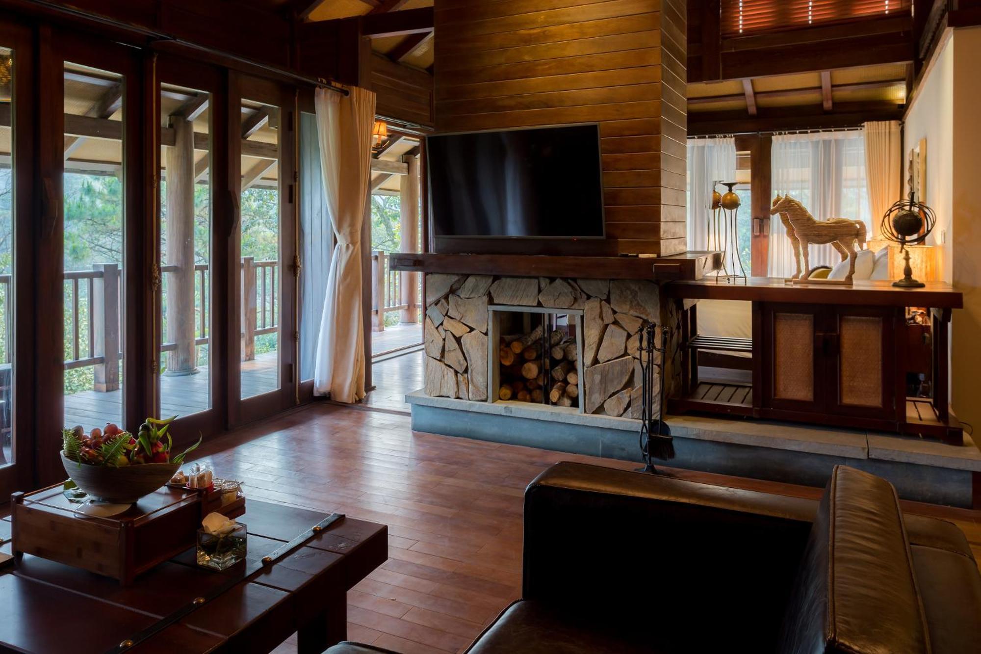 Suite,828863195:JPEG