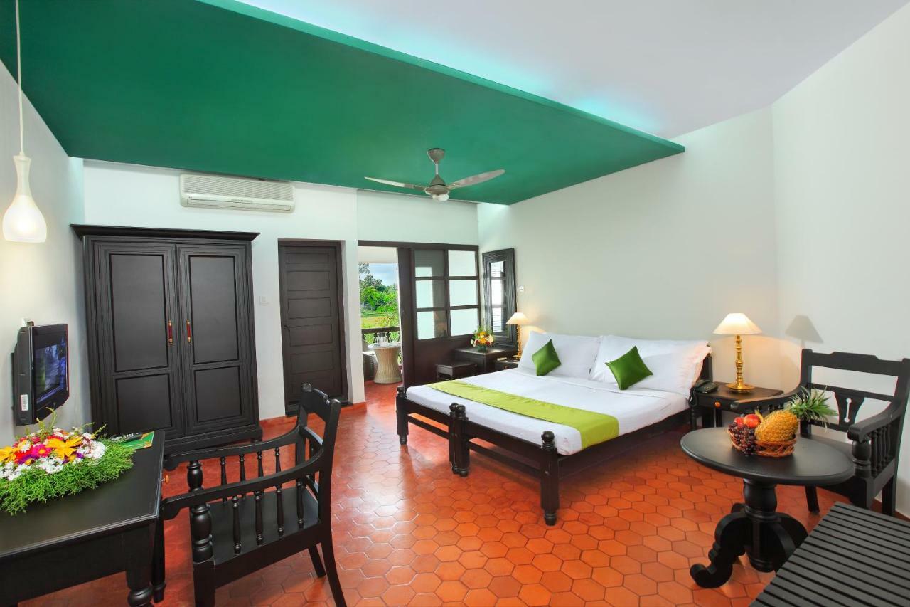 Deluxe Double Room (2 Adults + 1 Child)
