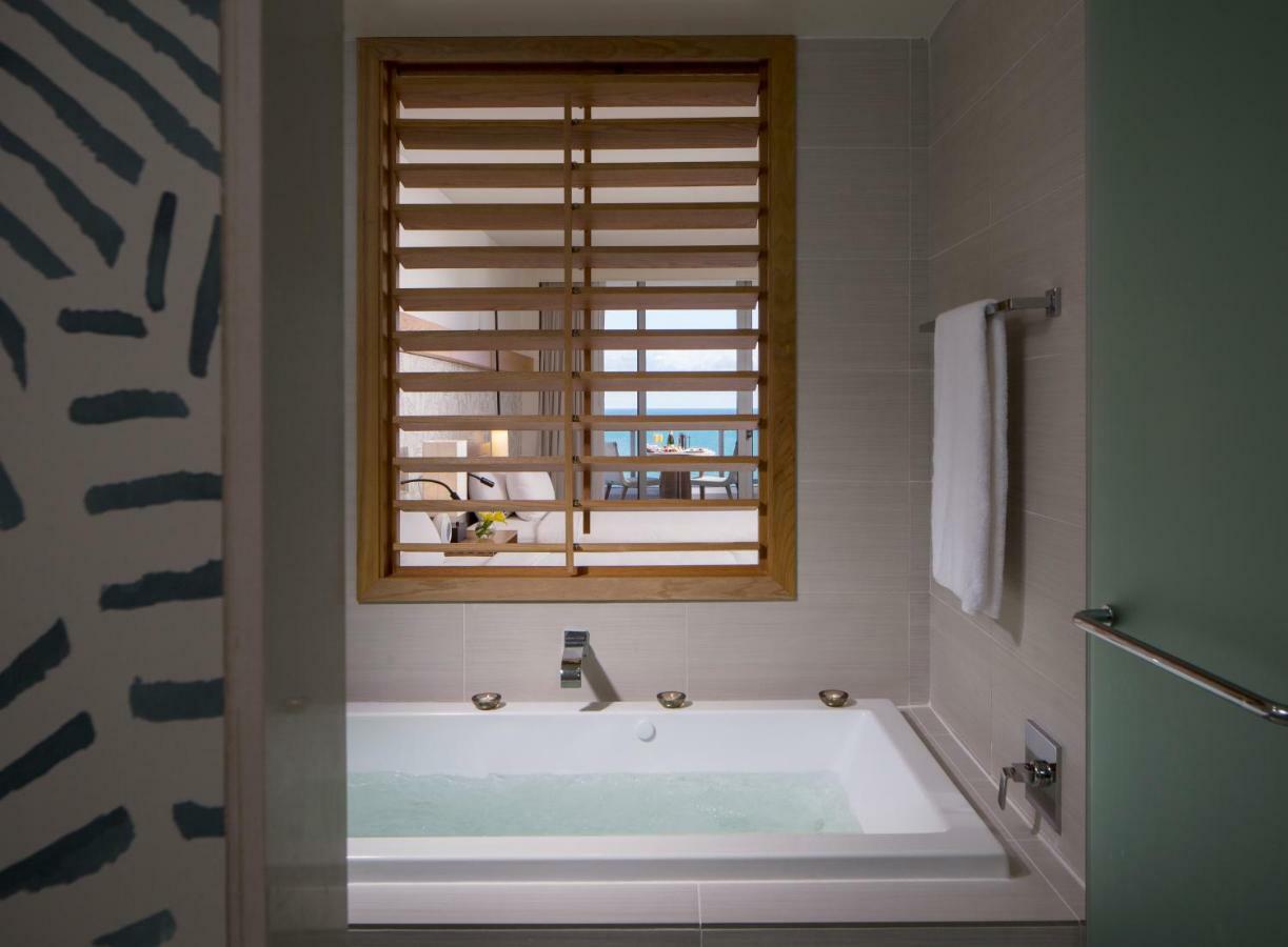 Oceanfront Junior Suite King with Balcony,1279417036:JPEG