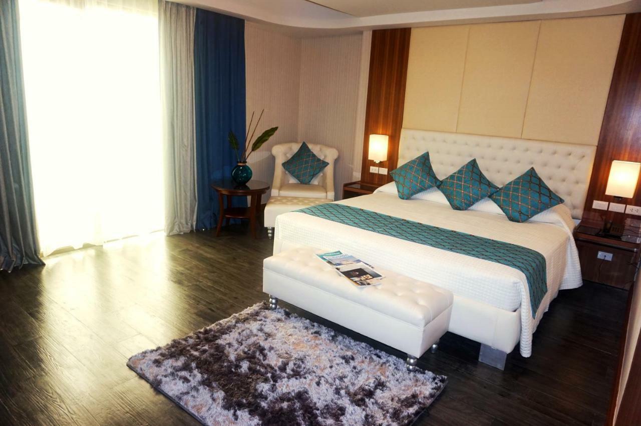 Jacuzzi Suite