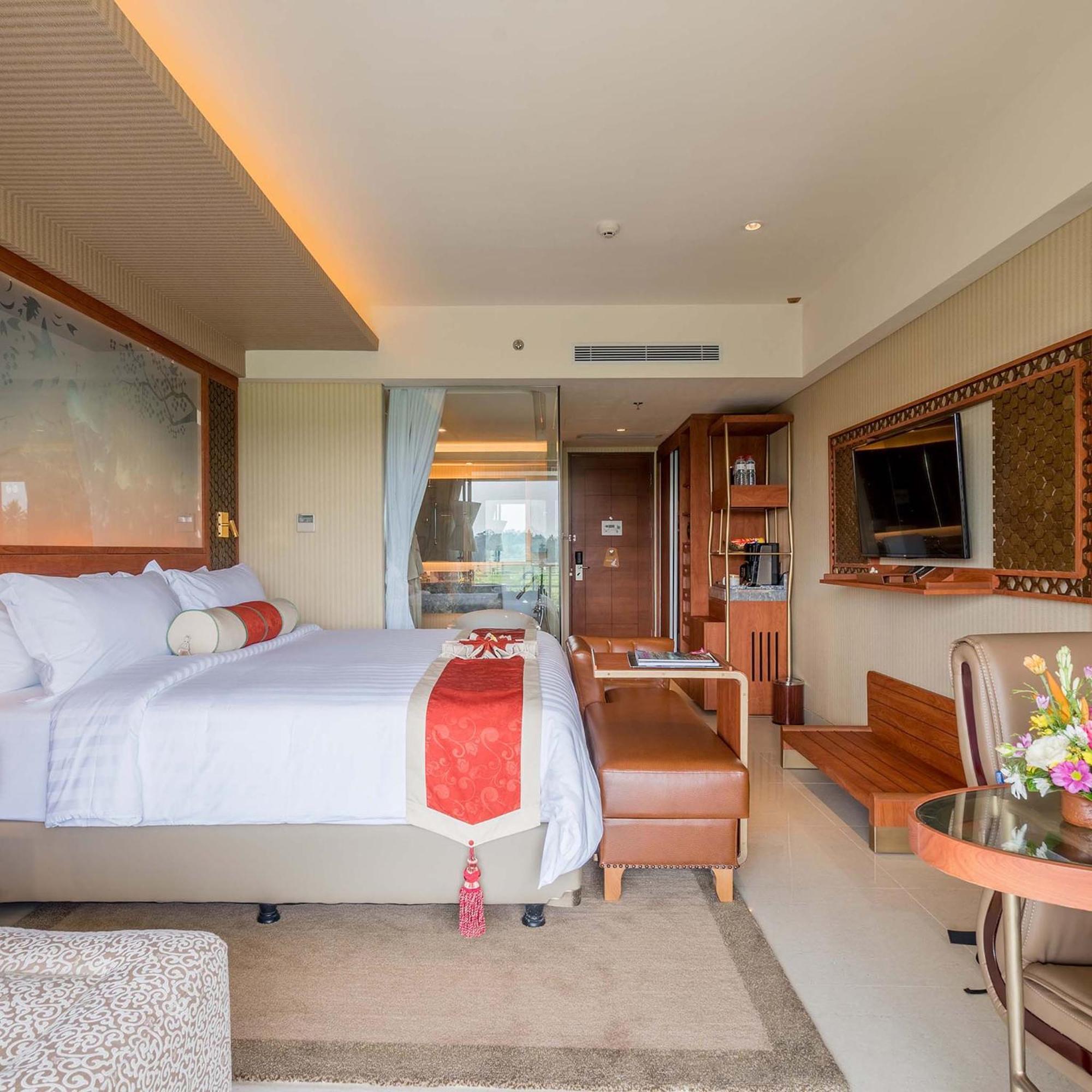 Deluxe Premium King Room Outdoor Tub & Rice Field View