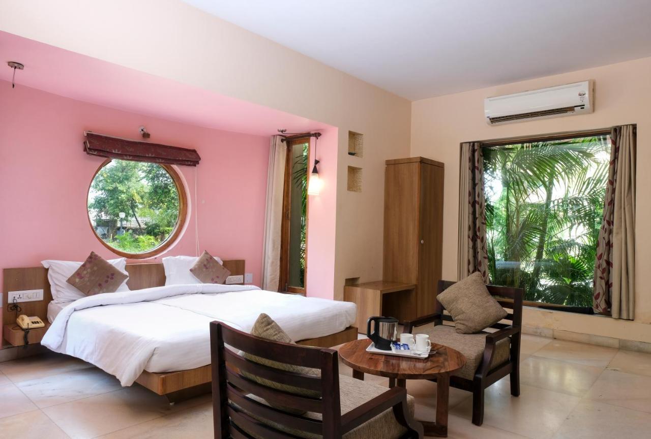 Suite with Pool View