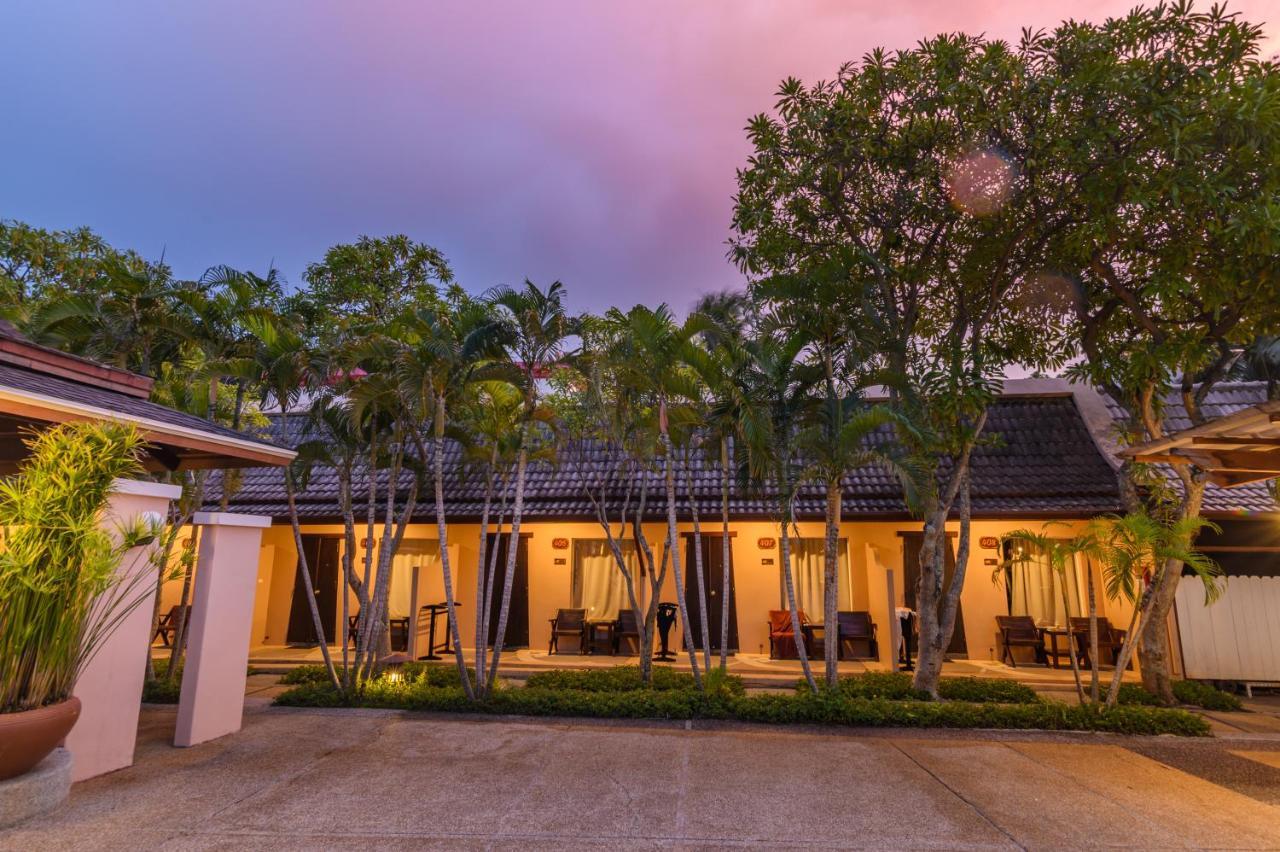 Pool Side Room,932418886:JPEG