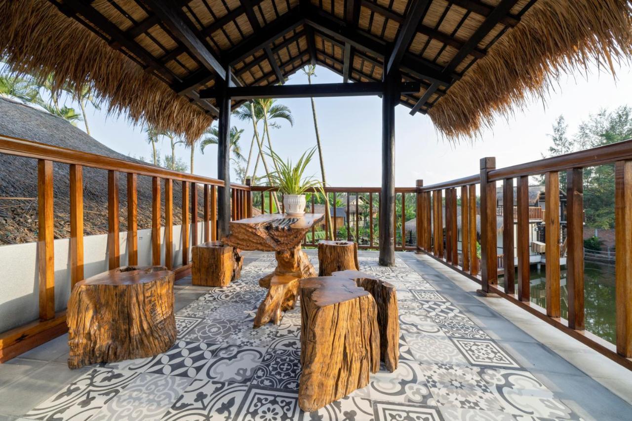 Tropical Oasis Bungalow