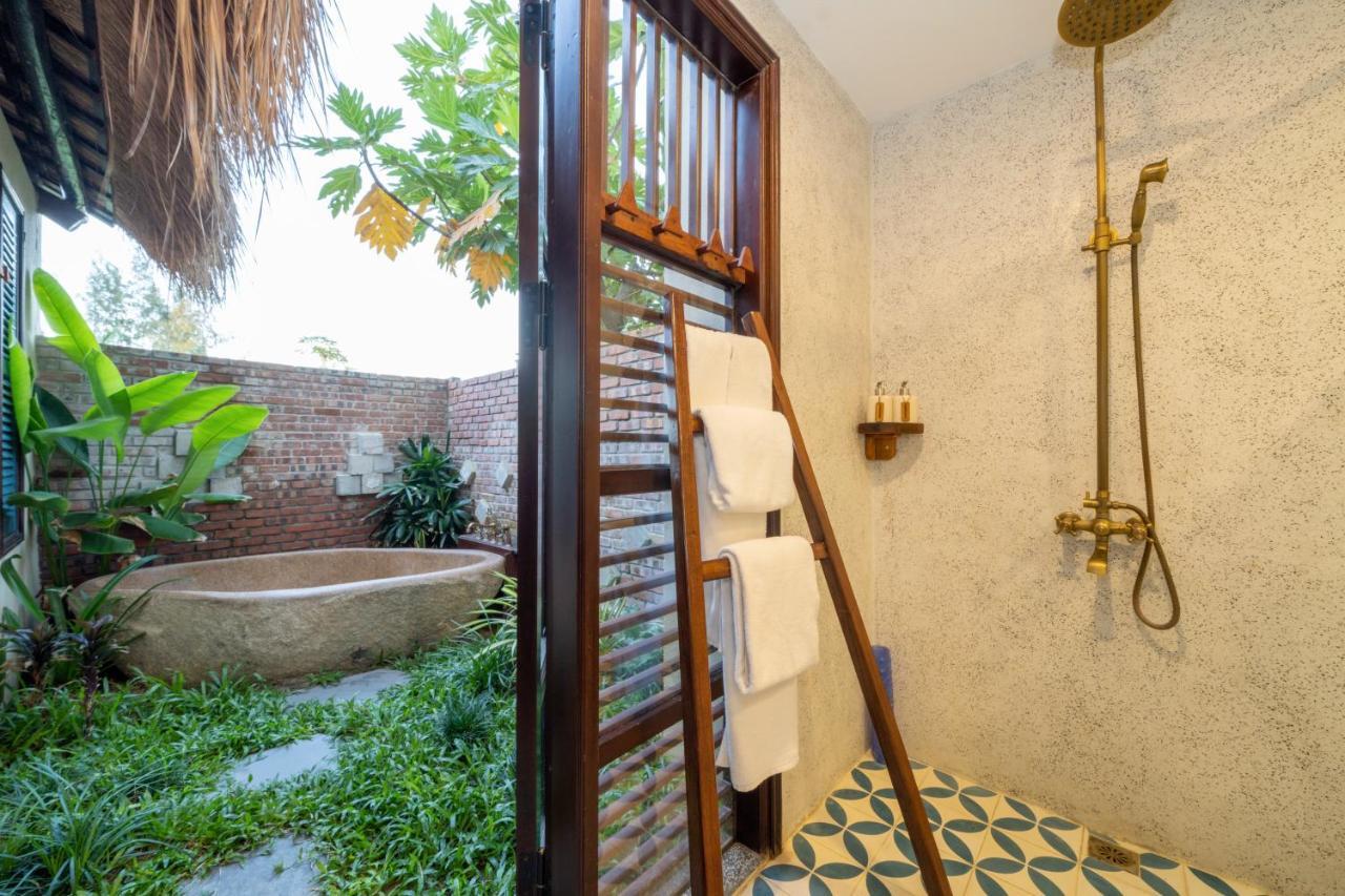 Grand Deluxe Double External Bathroom