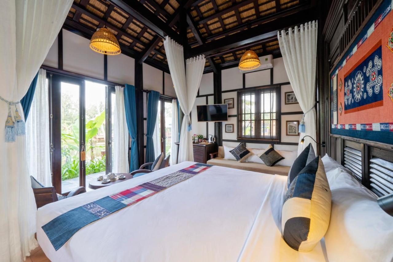 Tropical Oasis Bungalow