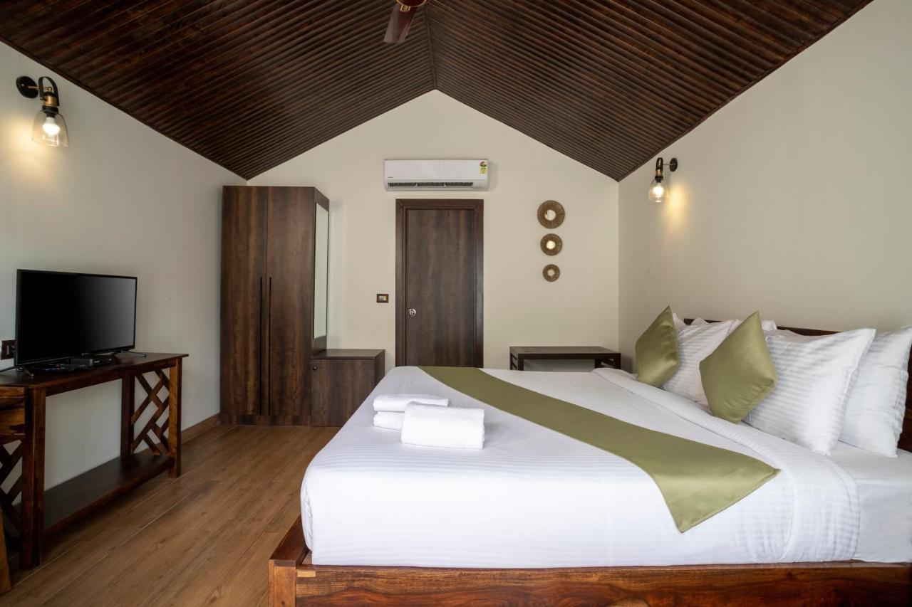 Pool View Cottage with Balcony - 15% Discount on Food & Non-Alcoholic Beverages