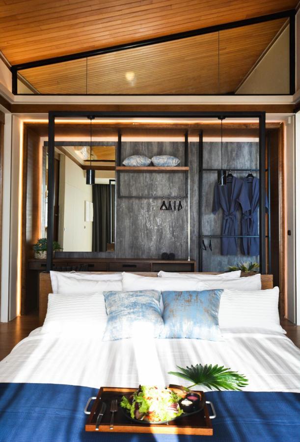 Suite with Mountain View