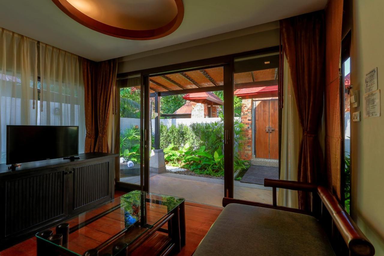 One-Bedroom Cottage with Spa Bath,989736112:JPEG