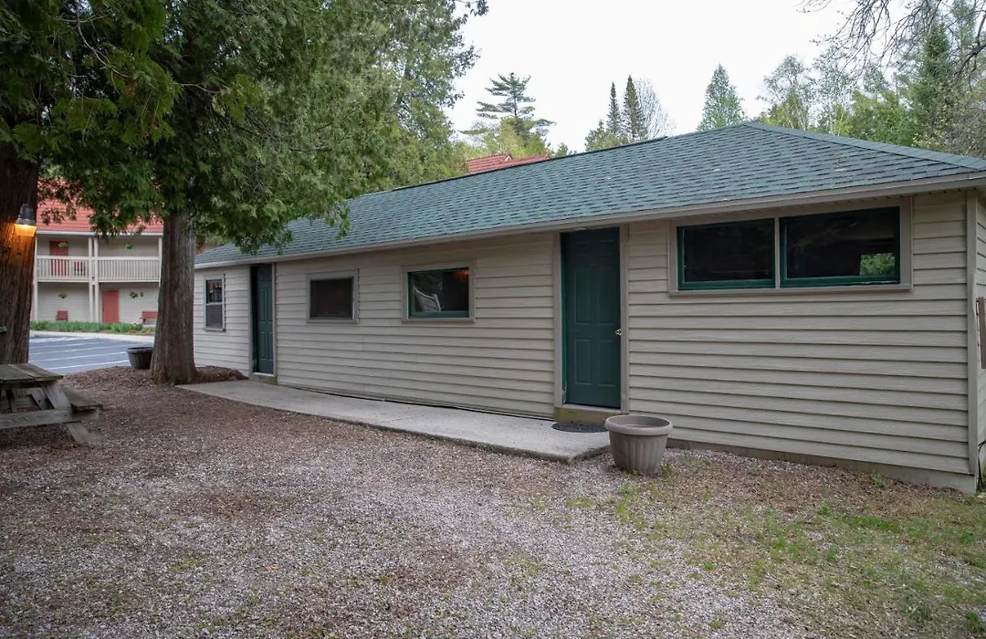 Ridges Inn & Suites-1