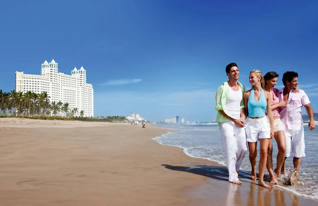 Hotel Riu Emerald Bay-1